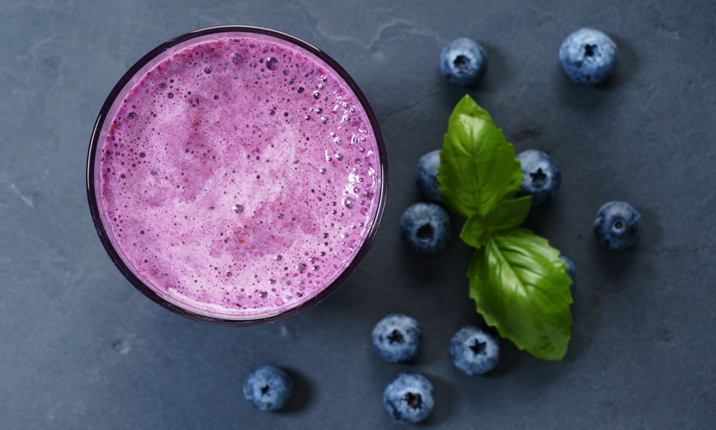 Smoothie with blueberries